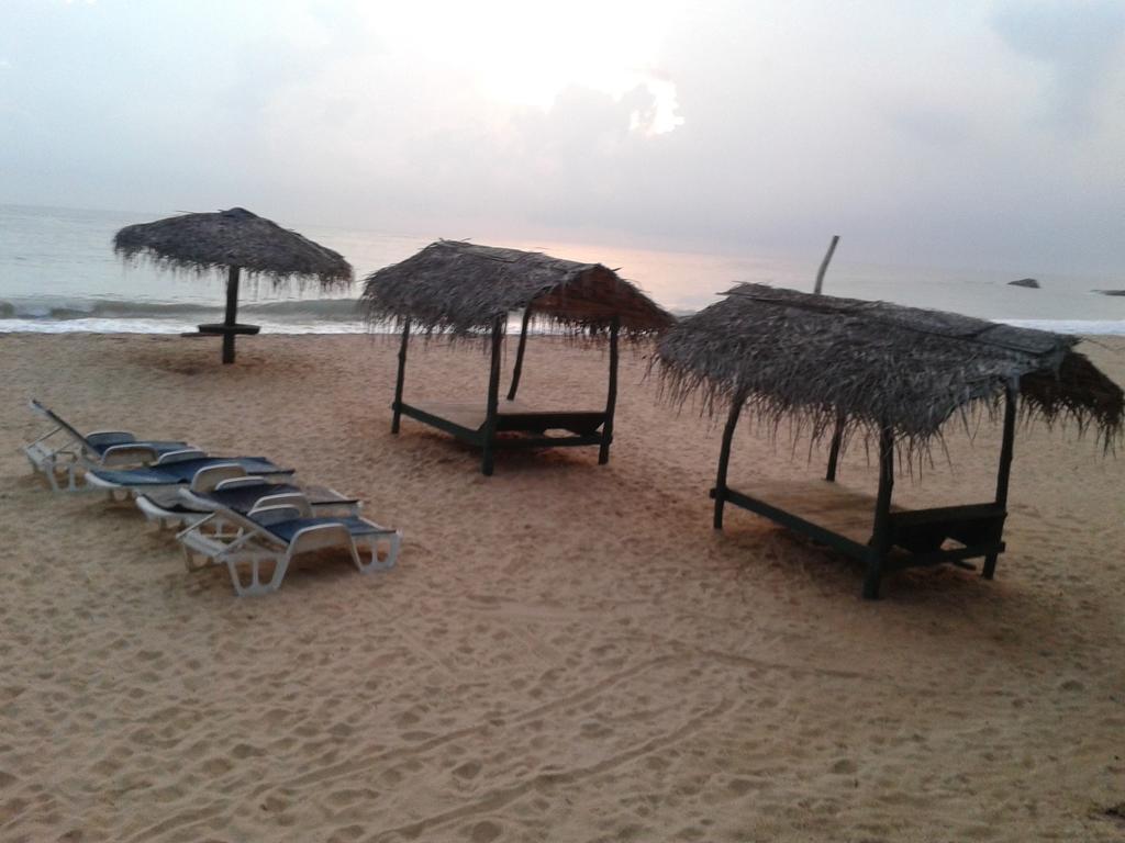 Whitepearl Beach ヒッカドゥワ エクステリア 写真